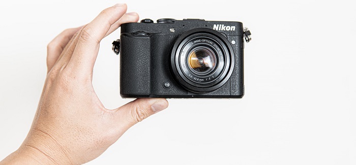 a small-sized camera that fits easily in one hand which is one thing what to look for when buying a camera