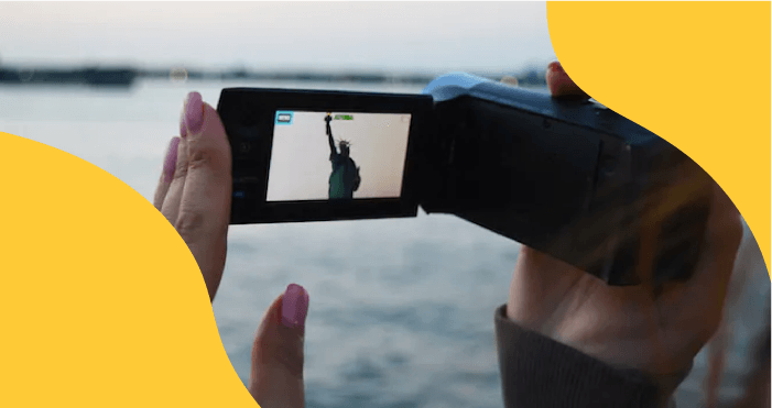 Camcorder vs DSLR Camera or Mirrorless
